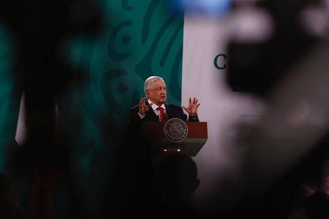 Ignora AMLO cumbre ambiental; permanece en su mañanera