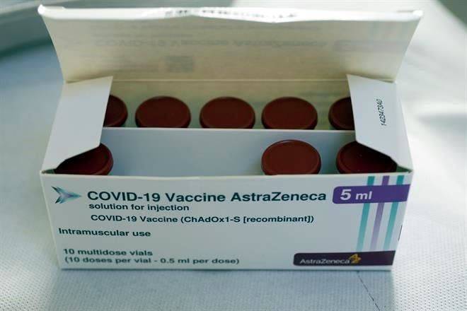 Confirman que una dosis de Pfizer o AZ reduce contagio
