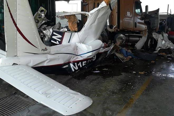 Cae avioneta en patio de empresa en NL; habría 6 muertos