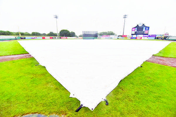 LLUVIA IMPIDE EL SEGUNDO JUEGO ACEREROS-TECOS EN SAN ANTONIO