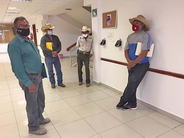 Acusan a médicos de alterar expedientes