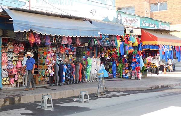 Desangelado el comercio en víspera al Día del Niño