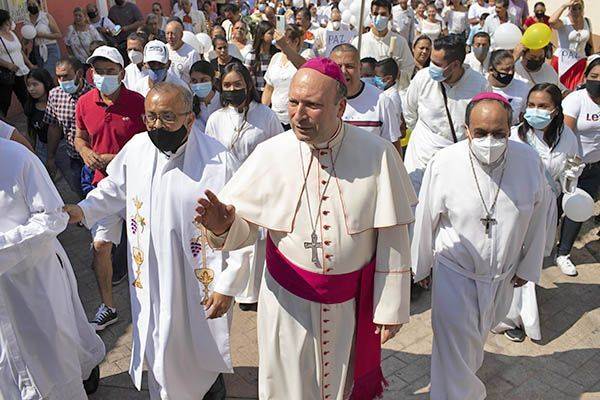Rechaza nuncio que visita a Aguililla sea desafío al CJNG