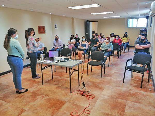 Capacitan a personal sobre procesos de comunicación