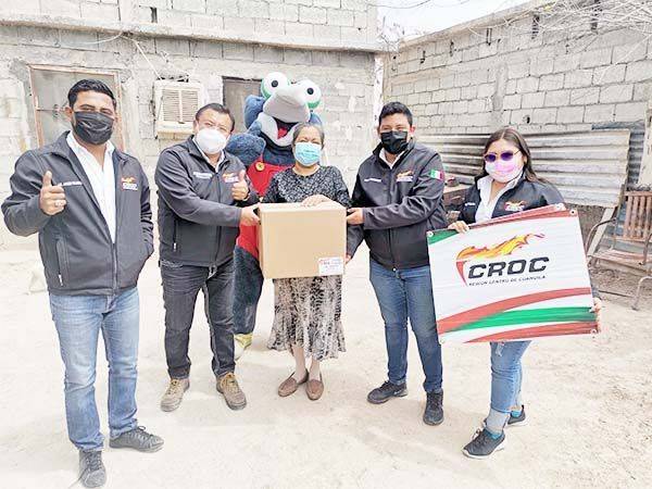 Solidario Jerry con familias de Frontera