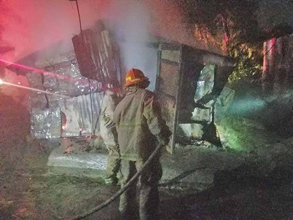 Pierde todo en voraz incendio
