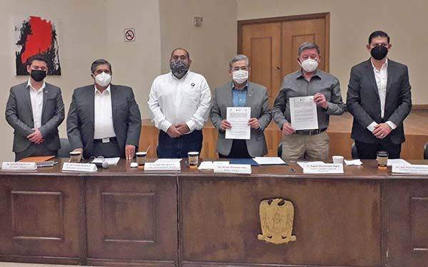 Firman convenio para rescatar Carbonífera