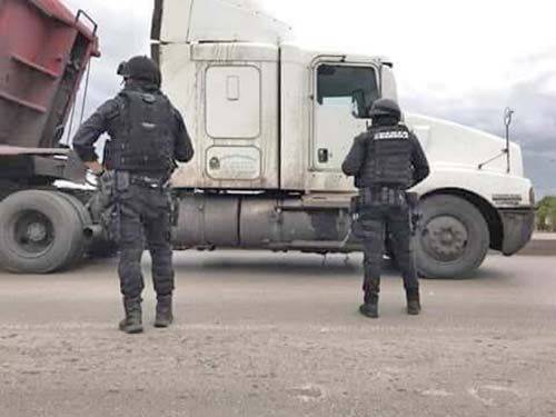 Detienen a dos por posesión de droga
