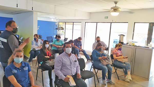 Capacitan a personal de turismo en Región