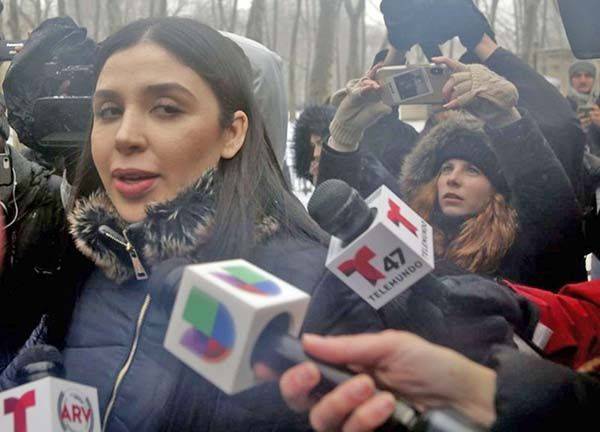 Emma Coronel sólo pasa dos horas al día fuera de su celda