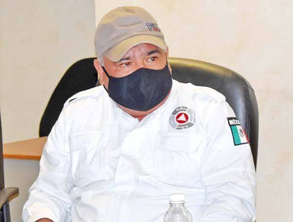 Apoyan bomberos a familias fronterenses