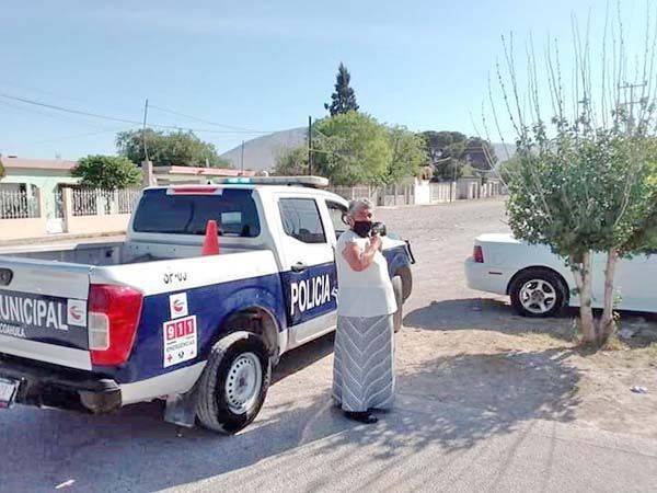 Capacitan a policías