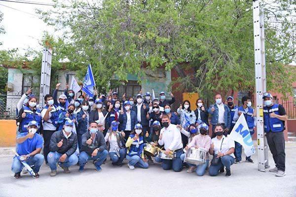 Arropan a Dávila; le auguran que ganará