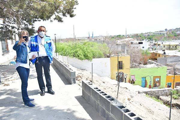Supervisan proyecto de mirador en Ermita