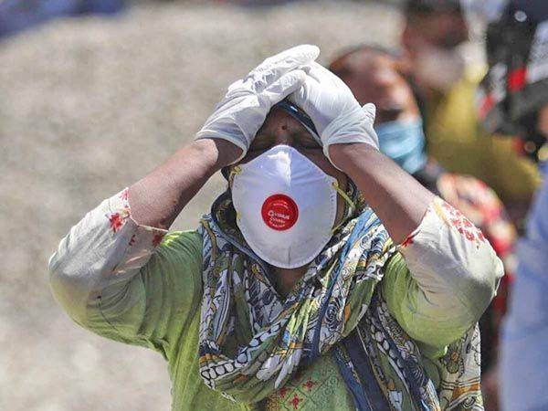 Unas 115 personas mueren por covid cada hora en India