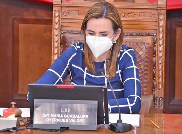 Piden incluir a médicos privados en vacunación