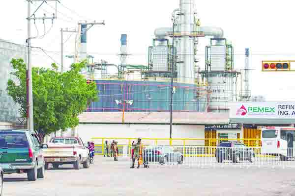 Pretenden devolver monopolio a Pemex