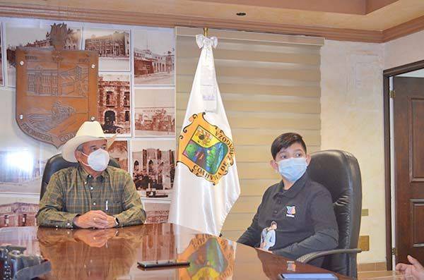 Recibe Florencio Siller a talentoso fronterense