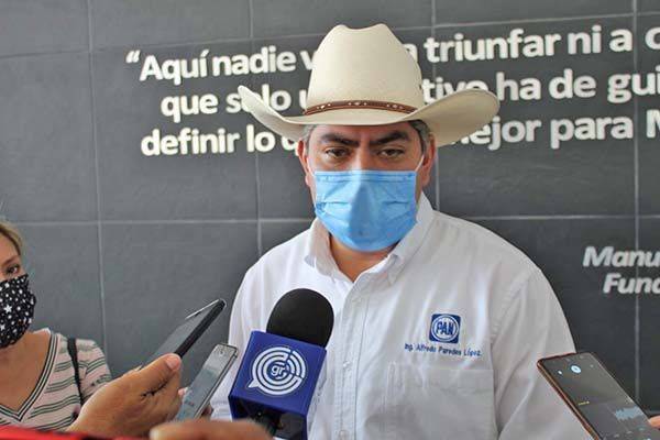 Promete atender los espacios deportivos