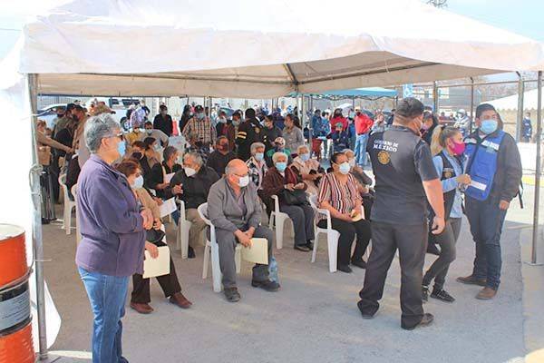 Vacunarán a adultos de los 50 a 59 años