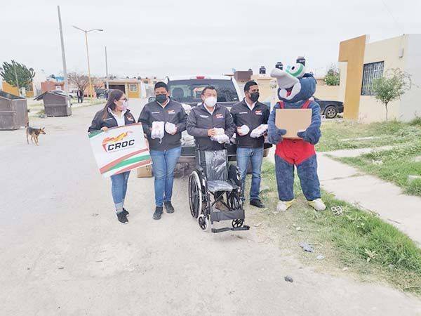 Reciben apoyo de Oyervides familias