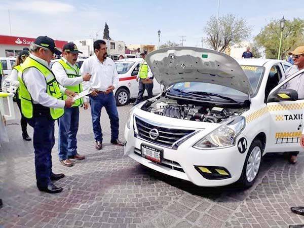 Solicitan taxistas pago con prórroga
