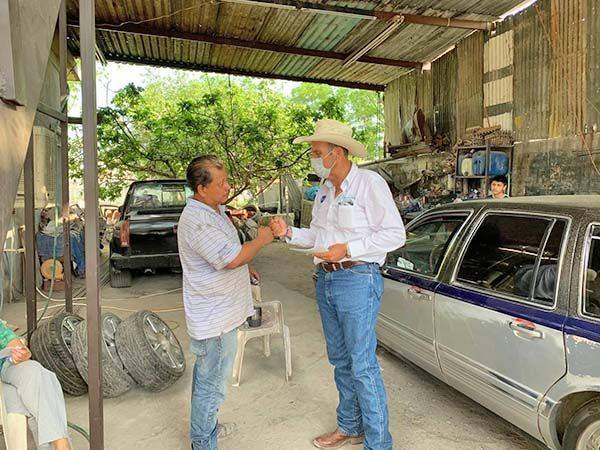 Recorre Guajardo colonias de Rosita