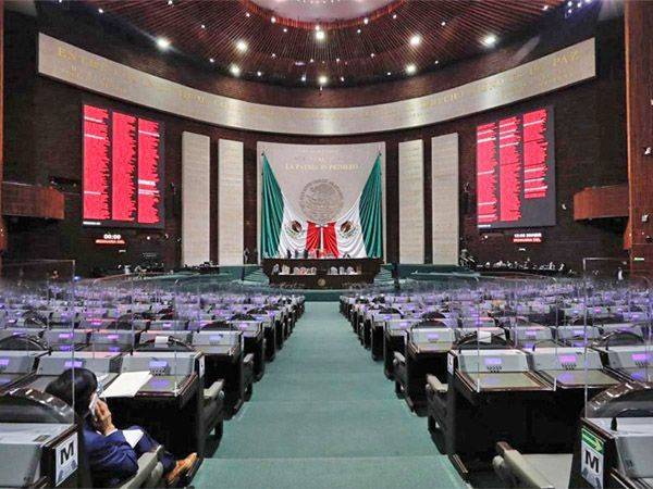 Diputados quitan candado para que Pemex domine en venta de gasolinas