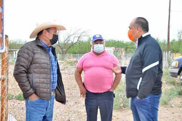 Se compromete con habitantes de ejidos