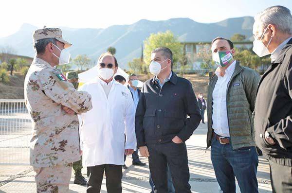 Arrancan vacunación anti Covid a maestros