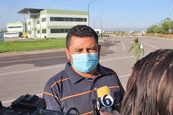 Maestro Jesús Antonio recibe primera vacuna