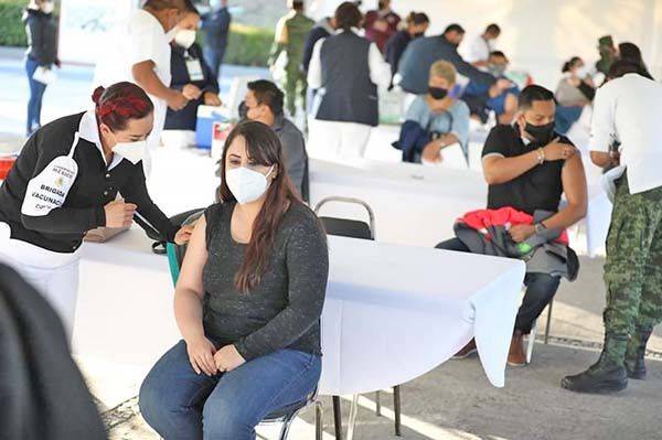 Éxito vacunación para los maestros
