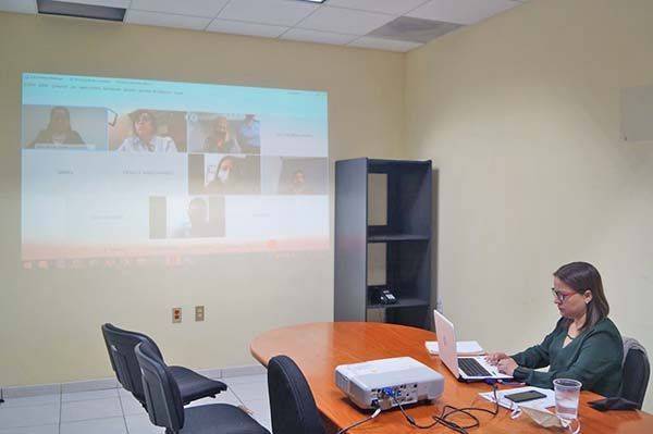 Capacitan a funcionarios para entrega-recepción