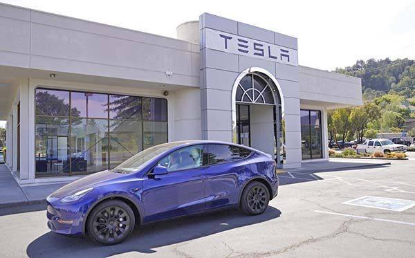 Accidente en auto de Tesla sin conductor deja dos muertos en EU