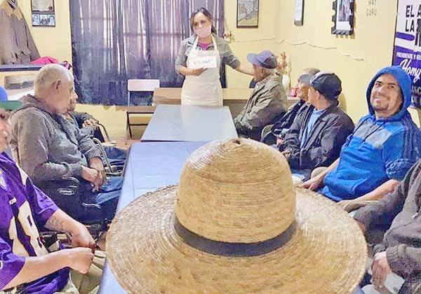 Hace Meche donación al albergue de Homy