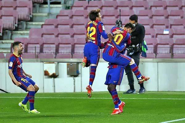 Enciende Barcelona LaLiga y apunta al Clásico