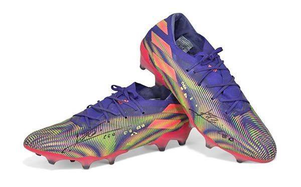 Subastarán botines con los que Messi alcanzó récord de goles en 57 mil 500 euros