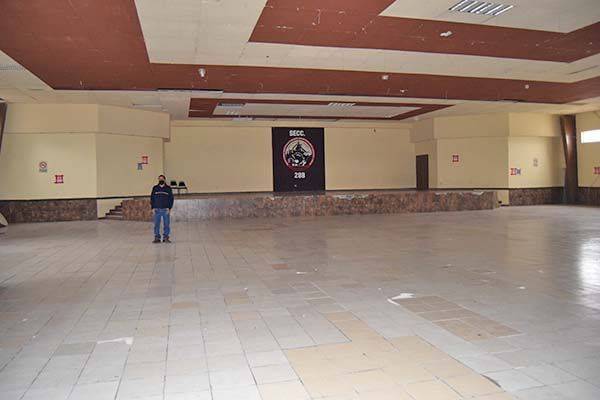 Falso hayan clausurado salón de actos de la 288