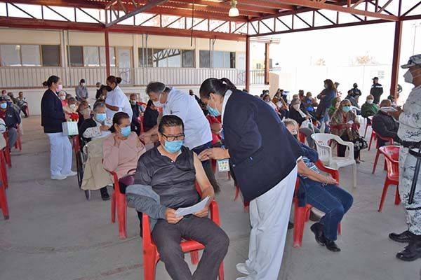 Pide IP sumarse al plan de vacunación