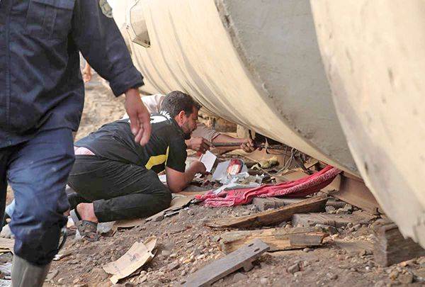 Descarrila tren en Egipto; al menos 11 muertos