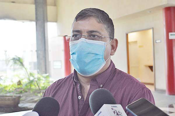 Piden reabrir salón Exelaris