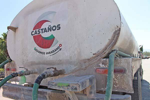 Llevan agua potable a ejidos de Castaños