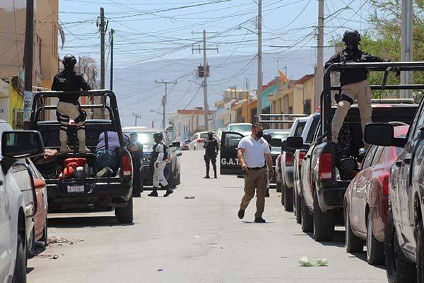 Hombres armados Irrumpen en local