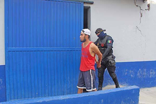 Capturan policías a par de rijosos