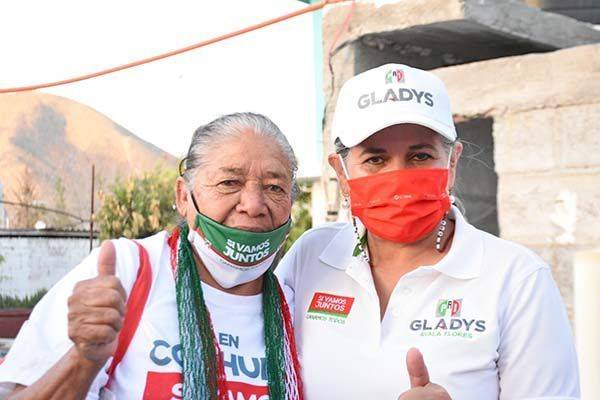 Priistas de corazón van con Galdys y Beto en CC