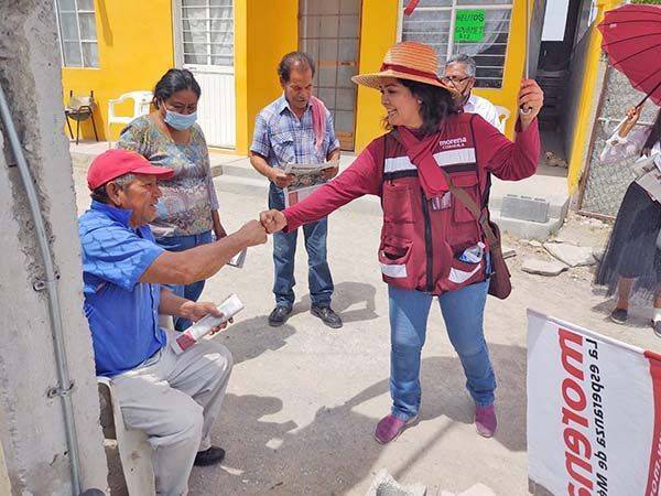 Va Cristina por pavimento y  alumbrado en la 21 de Marzo