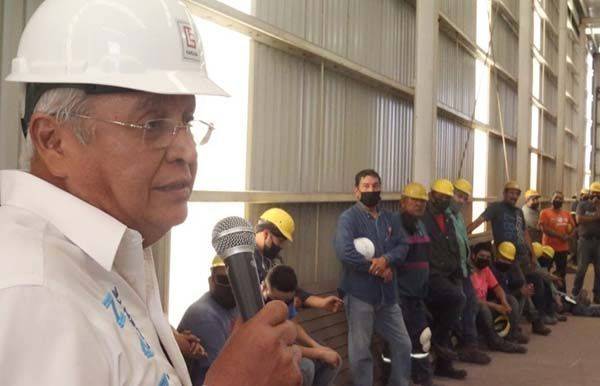 Empresarios abren sus fábricas a Liñán