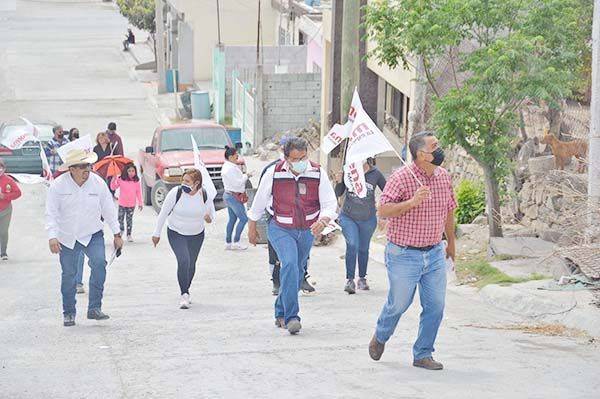 Inundan banderas morenistas la Borja