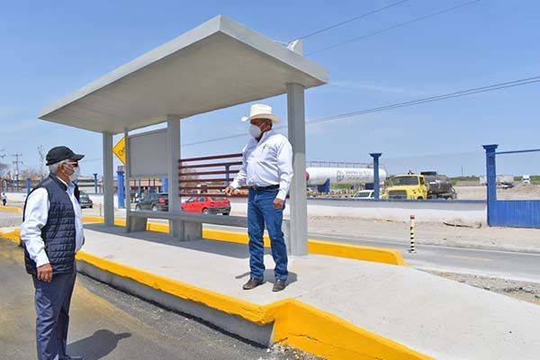 Concluye la construcción de parabuses en Frontera