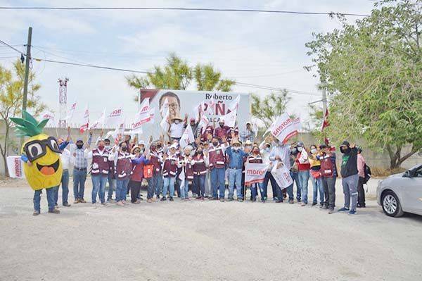 Amplio contingente con Roberto Piña